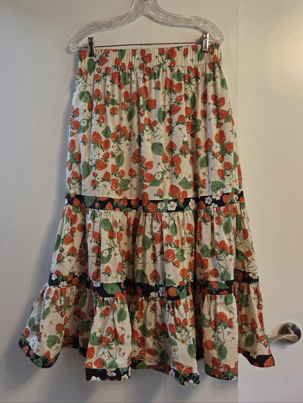 CARA CARA Wild Strawberry Chase Tiered Skirt Large - Picture 4 of 9